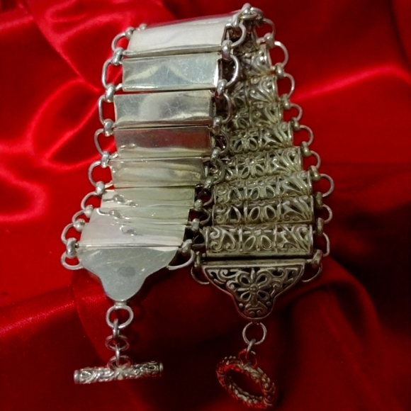 BALINESE Intricate Carved Reversible Wide Vintage Bracelet Toggle Clasp 48.74gms - Picture 1 of 14